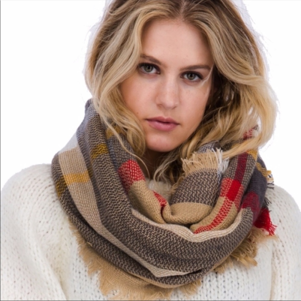 ✨Plaid Infinity Scarf // Camel✨